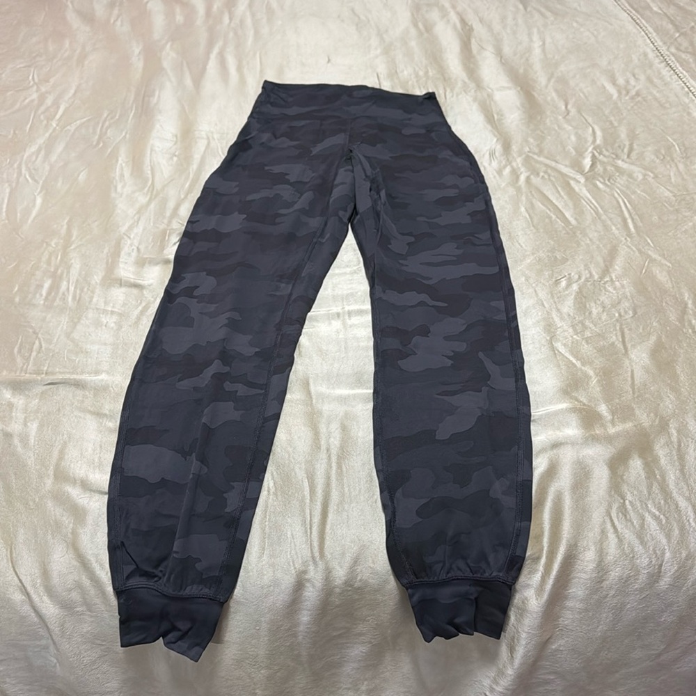 Black camo lululemon align joggers